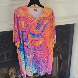 Men's Vibrant Swirl Pattern T-Shirt